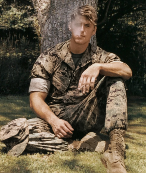 lovesmokerguys: Soldier Smokers#81ALL SOLDIER SMOKERS