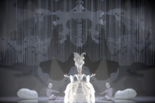 gnossienne: Mozart’s Die Zauberflöte, directed by Romeo Castellucci, set design by Michael Hansmeyer