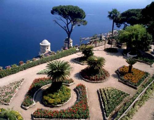 italian-landscapes:Villa Rùfolo, Ravello, Campania, ItalyThe villa dates back to 13rd C aC. and it’s