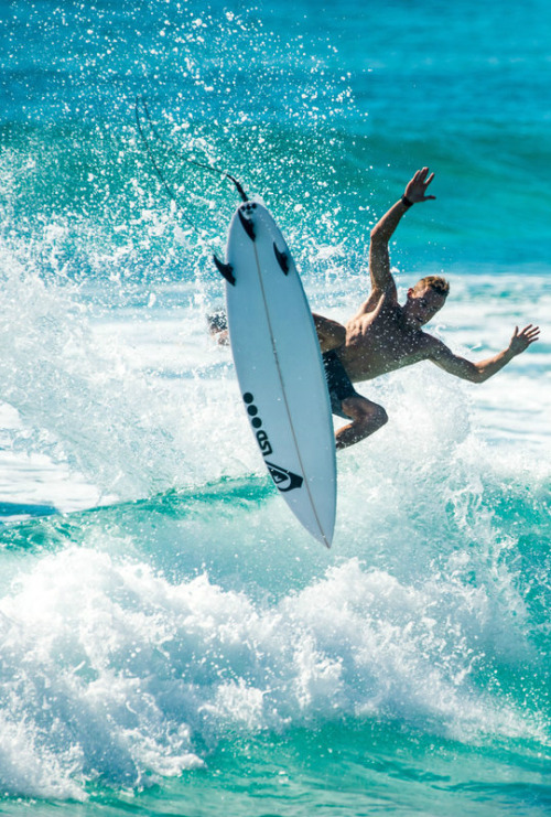 cuthighandtightgrower: highenoughtoseethesea: Matty Banting, footloose Photo: Ryan Miller CUTHIGHAND