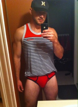 slammusclepig:  mike1963mt:  He can bend me over  I want!!!  I talked to this dude on Grindr before! 👀😳