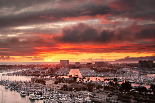 travelingcolors:  Sunset in Los Angeles | California (by Pedro Szekely) 