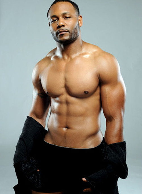 fcsdtrmntn:  Mr. Edgerton “Ed” Hartwell…beyond fine….hella sexy….and from all of his online stuff an all around good guy……now where the hell can I find the full 16 month calendar even though it is out of date…….