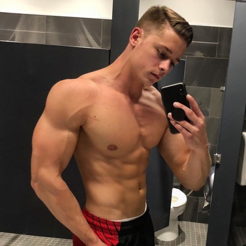 sexyfantasybro: