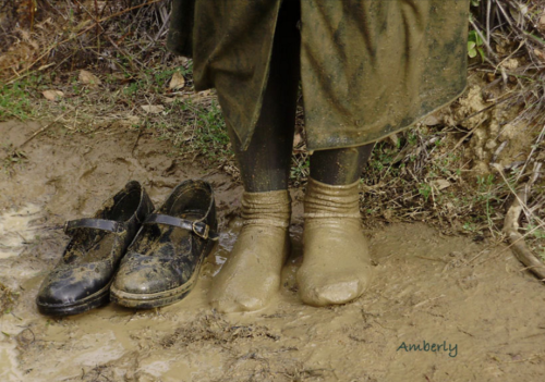 birthdeathexperience:I’m so glad to rediscover Amberly’s Muddy Socks in 2016.