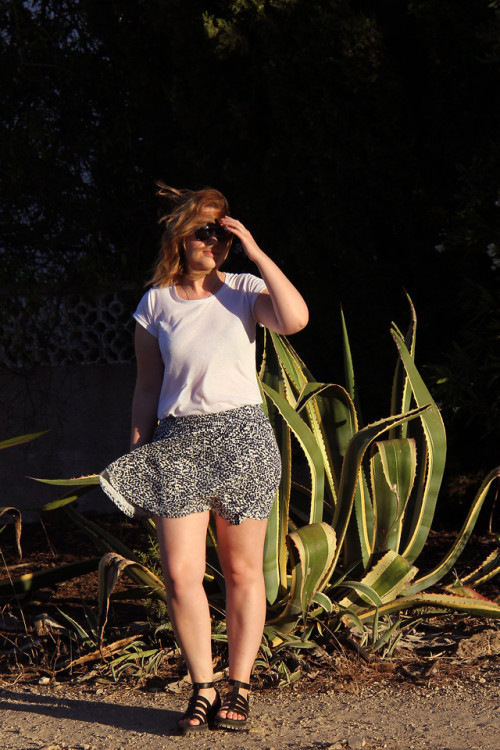 Marilyn Monroe (by Lúcia Brown)Windy day with a flowy skit! God helps us! ahaha More pictures