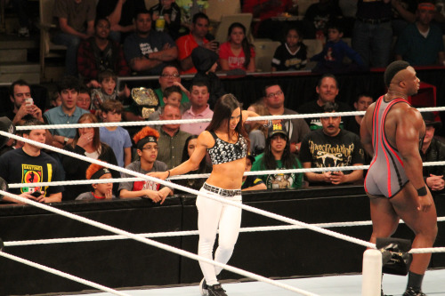 rwfan11:  …AJ wishes she had that much booty! ;-)