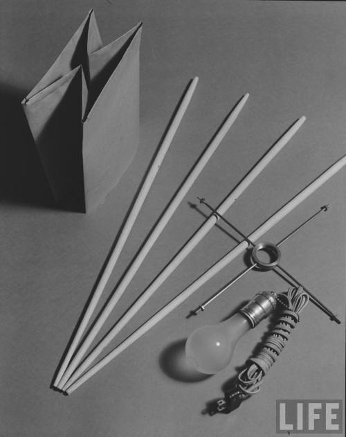 Noguchi lamp(Eliot Elisofon. 1951)