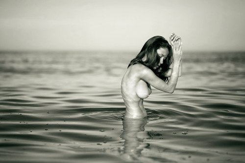 something-eyecatching:In deep water