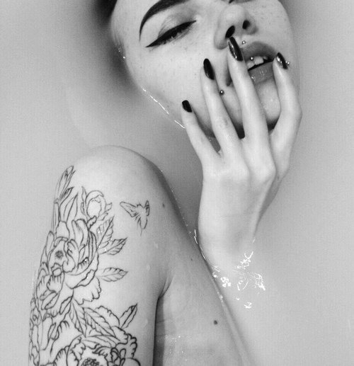 If the moon smiled, she would resemble you.