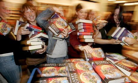 bookgeekconfessions:  booksandhotchocolate:  Harry Potter and the Deathly Hallows