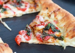 in-my-mouth:  Pizza 