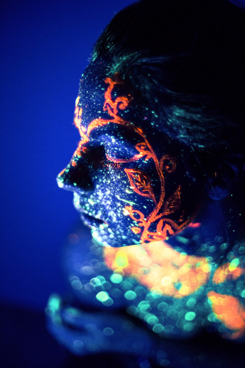 opticallyaroused:We Are All Made of Stars: Gorgeous Black Light Photography_________“The nitro