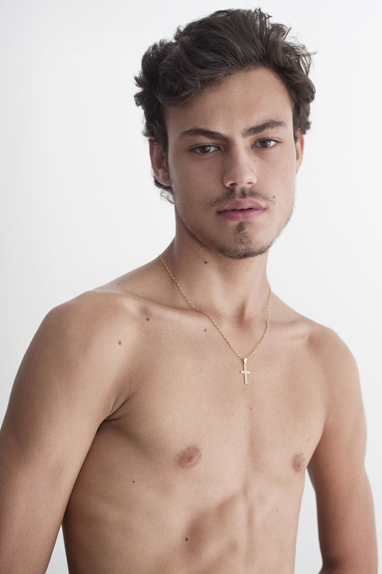 nicemale:  Lucas Britto