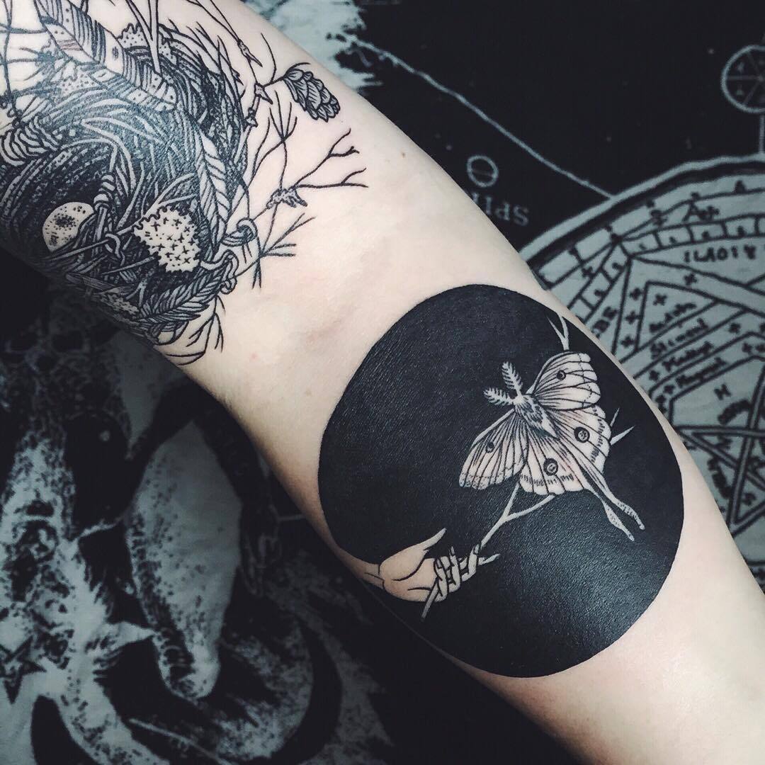 forestferncreations:  itscolossal:  Tattoos of Flora and Fauna Reminiscent of Woodcut