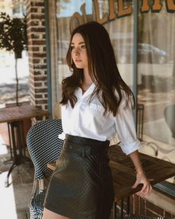 sammears:Beautiful brunettes 
