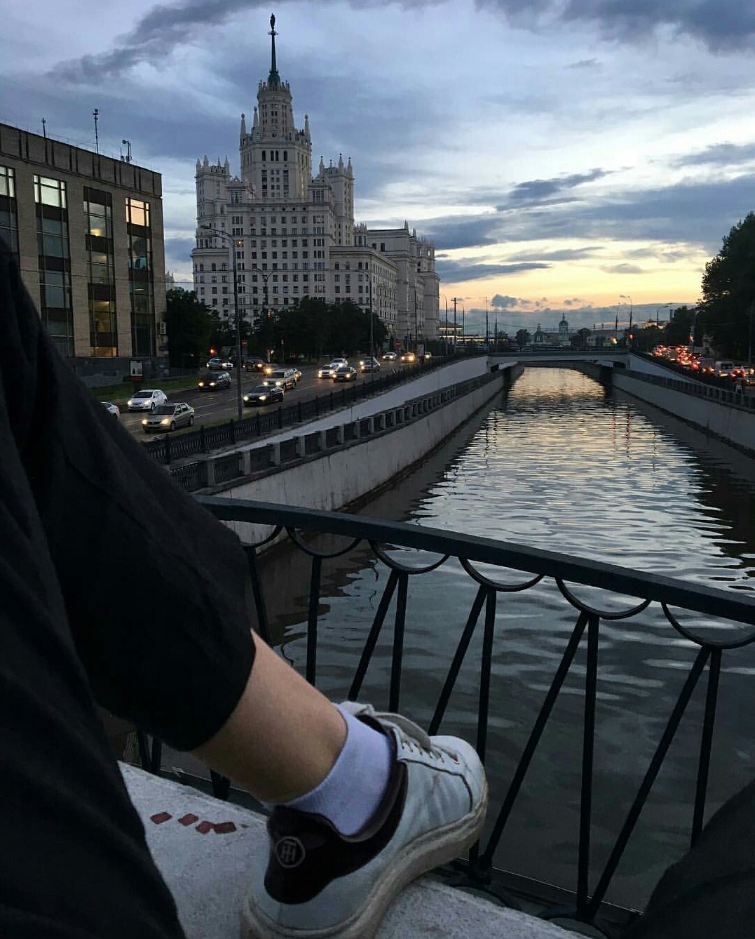 paleinthenight:  