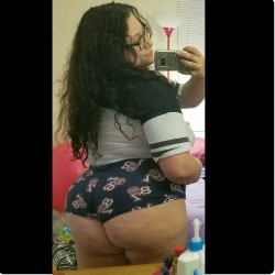 youngandpretty1:Just me #thickwomen #bbw