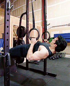 amancanfly:  Henry Cavill trains for Zack Snyder’s Man of Steel. 