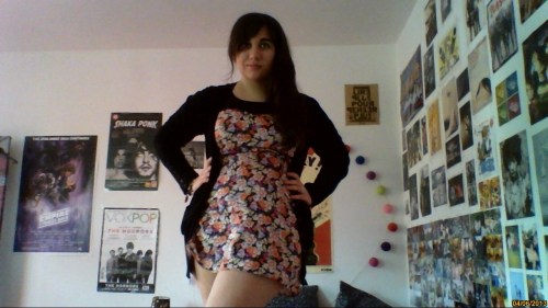 chubby-bunnies:  Camille, 19, France, Uk size 14/16, dokuta-fu.tumblr.com Second submission for me girls :)Let me tell you a little story ! A few years ago, I thought I was okay with my curves. But I wasn’t. I wore dresses, skirts, nice t-shirts, etc…