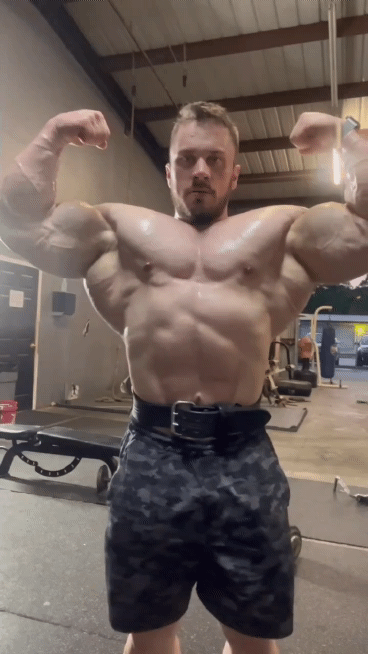 Elliott Dermond With A Double Bicep And Chest Squeeze Is Doing Things To Me Big Juicy Ripped Muscles.