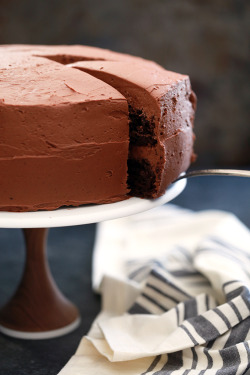 sweetoothgirl:   Chocolate Pudding Fudge Cake  