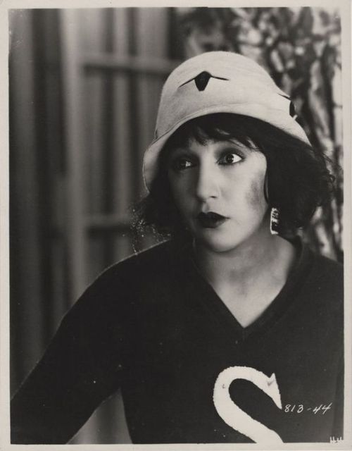 bellalagosa:Bebe Daniels in, “Lovers in