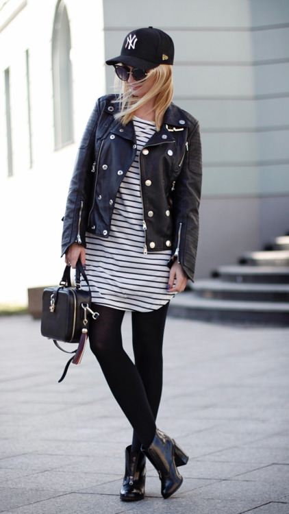 fashiontightsstyles: See more at Fashion TightsAs first seen on blog “Styllove” here: CASUAL STRIPES