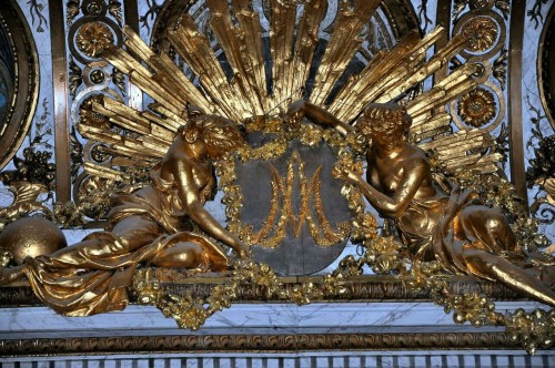 prince-de-versailles:More details of Marie-Antoinette’s Petit Trianon theatre, interior decor and th