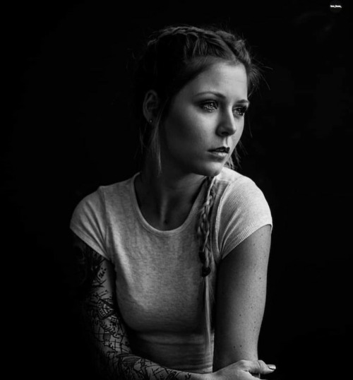 redroverbendover:just-for-the-fun-of-it-deactiva:Love the emotionGreat photo. Beautiful