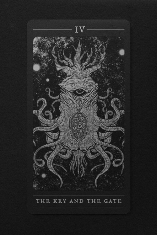 fhtagn-and-tentacles: THE ELDER TAROT by Jan “Dark Providence” Pimping 