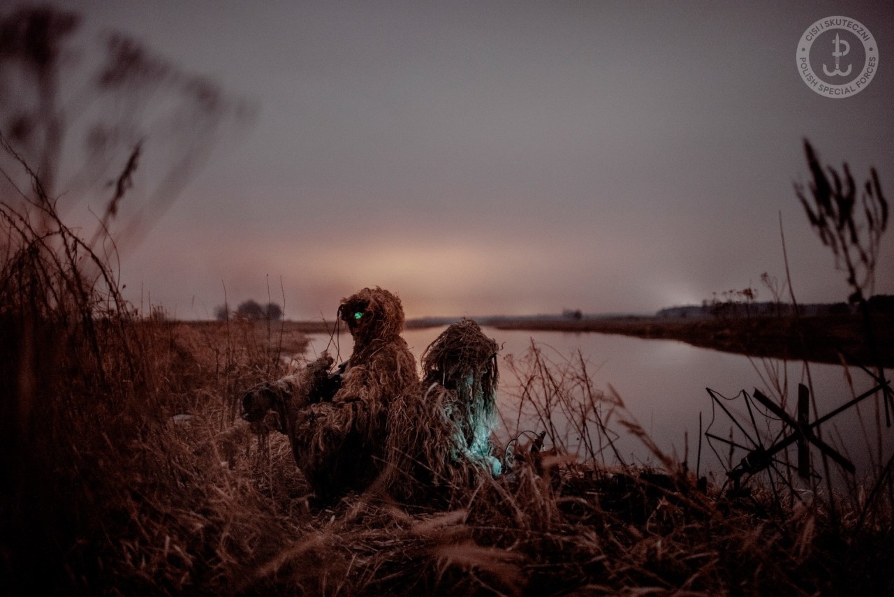 badassgunsforsale:  hashtag-ranger:  pah-pah–wiss-key:  Polish JWK - Special Forces