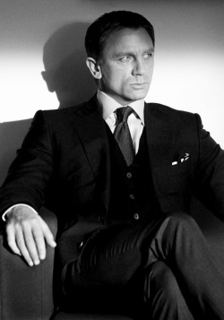 leatherjock:  maninpink:  Daniel Craig  Random