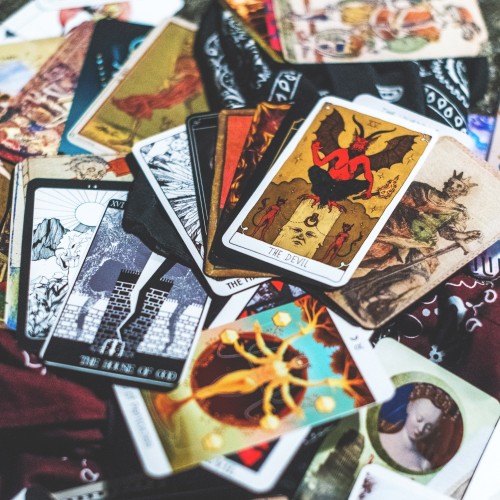 Hi! I wanted to share with you all the Alleyman&rsquo;s Tarot deck! A mismatched tarot deck made up 