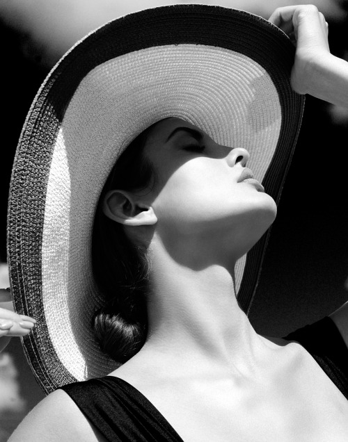 clickbw:  Come follow me for more black & white images.http://clickbw.tumblr.com 