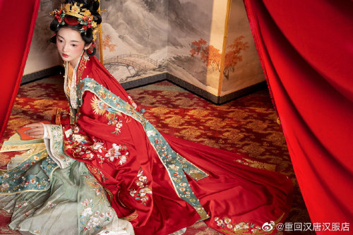 chinese wedding hanfu by 重回汉唐