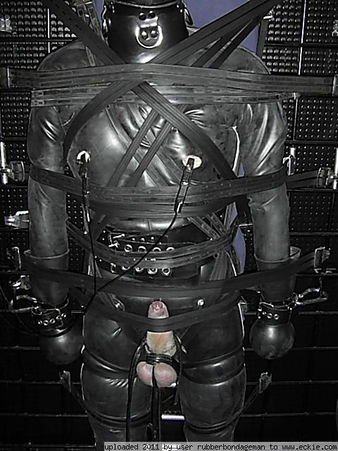 dropitin:gummigimp: Vertical rubber bondage   Yes heaven