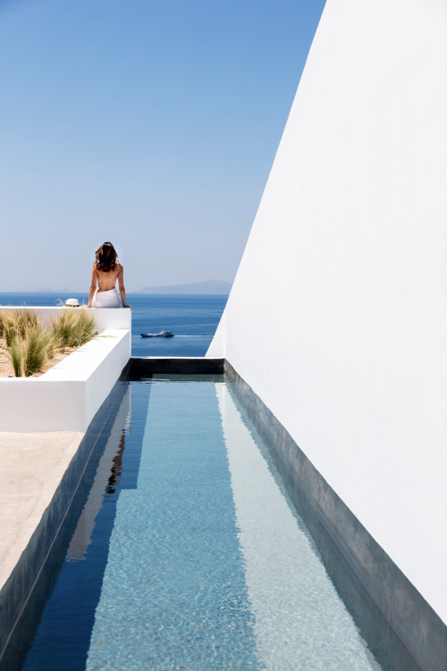 Unwind in True Cycladic Fashion at Oia’s Andronis Arcadia HotelSantorini is an island where hotels c