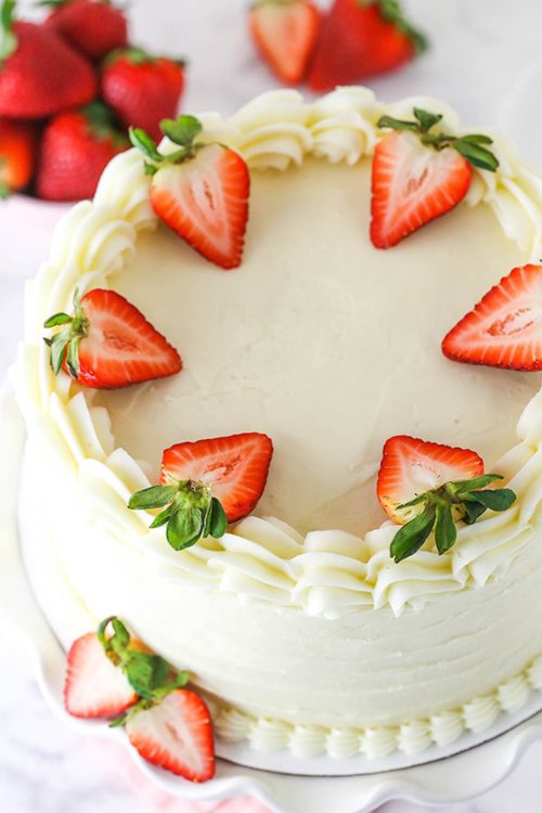 foodffs:Strawberry Cake (Like Box Mix But Better)Follow for recipesIs this how you roll?
