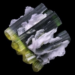 bijoux-et-mineraux:  Tourmaline and Cleavelandite