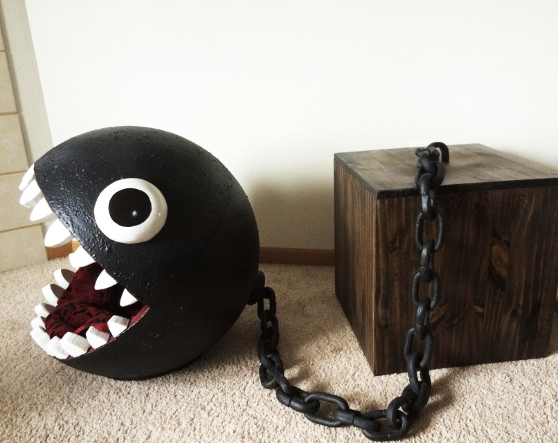 geek-studio:  Chain Chomp Cat Bed - CatastrophiCreationsThis was a one of a kind