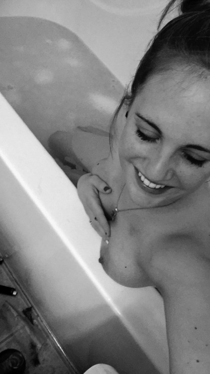 miss-loo-hoo:  Sent to my hubby, Bath time is my time. Although I do love to share with him. hopefully put a smile on his face.