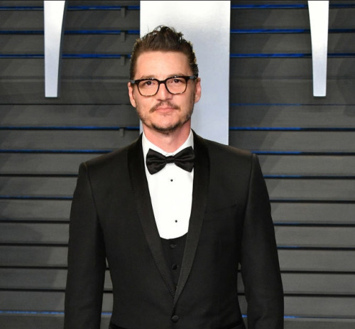 pascalisporn:Pedro Pascal attends the 2018 Vanity Fair Oscar Party hosted by Radhika Jones at the Wa