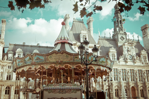 melodyandviolence: Place de l'Hôtel de Ville by  Camille Blais