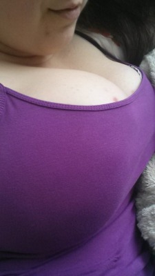 fishnethousepet:  My boobs look pretty big today lol  Nice