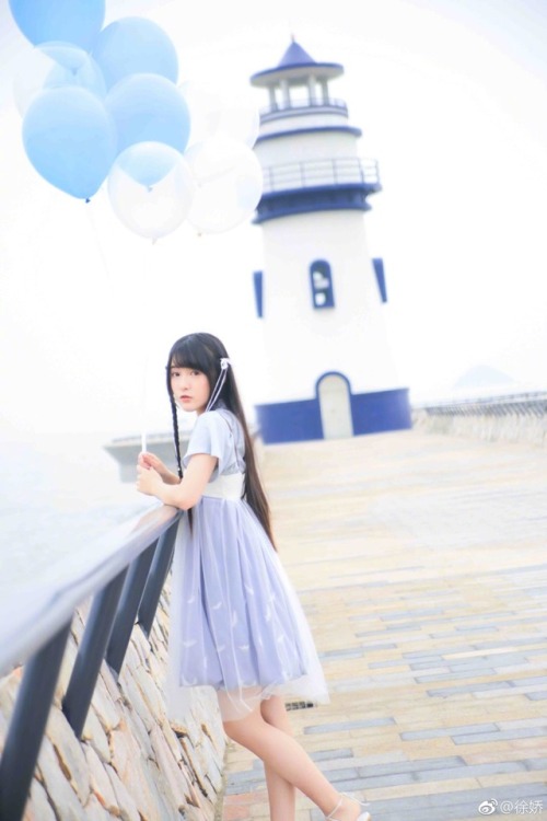 cfensi:modern hanfu by the sea with actress Xu Jiao