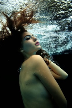 underwater girls