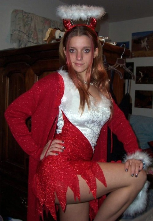 mypublicsluts:exposeherplease: nettyfinds2:  Amy Potter https://www.facebook.com/amy.potter.7923  Send your exposure pics to exposeherplease@gmail.com  nice dress bitch! 