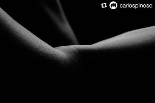 #Repost @carlospinoso with his #leica ❤ ・・・ #bodyscape #body #nude #ebony #modelling #fitmodel #nude