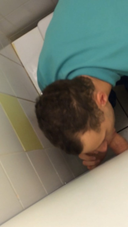 hobartgloryhunter:  What would your GIRLFRIEND say if she knew you were in here sucking dick while she was SHOPPING>